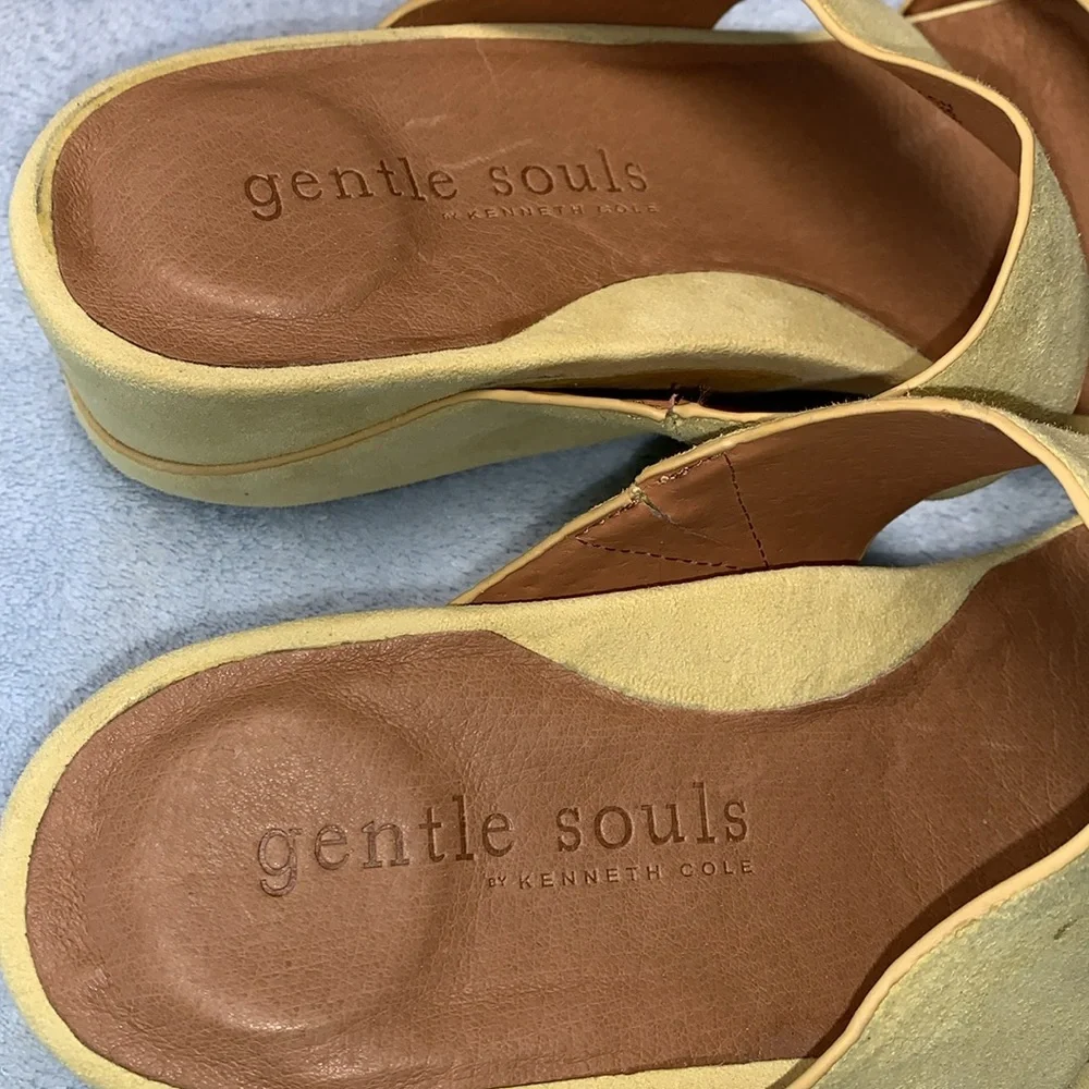 Women’s sandals by Kenneth Cole, gentle souls collection brand new